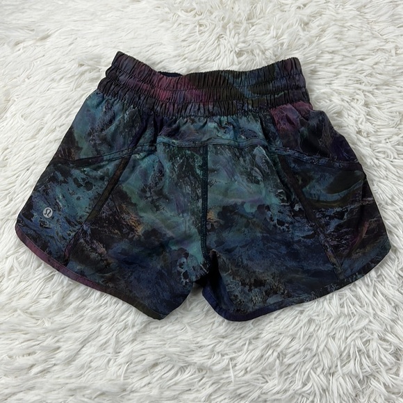 Lululemon Tracker Short V *4" Radiant Multi / Midnight Navy - Picture 4 of 4